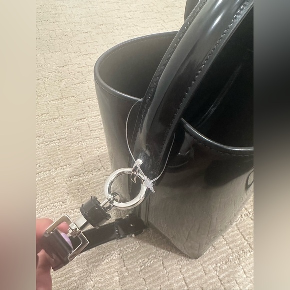 SANIT LAURENT BUCKET Elegant Black Women's Bag - Picture 15 of 16